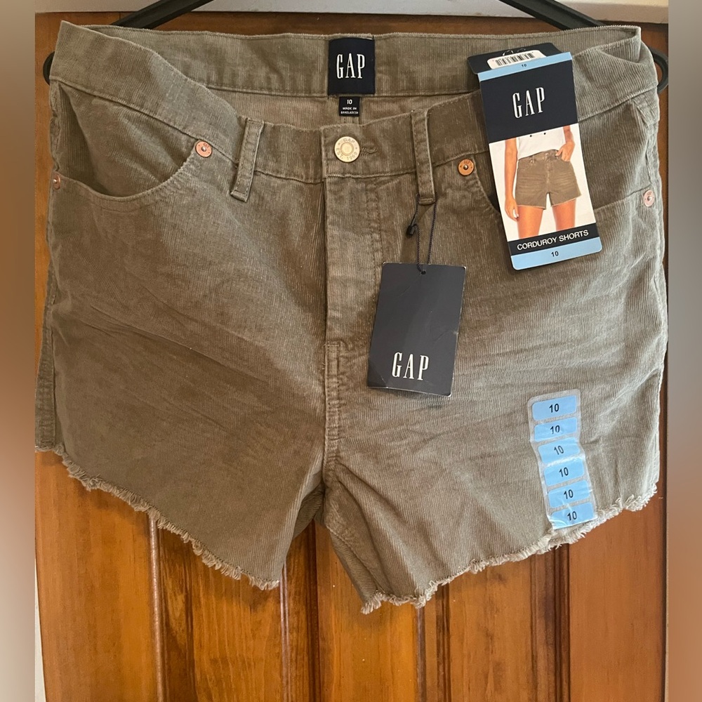 Gap corduroy shorts size 10